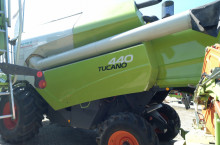 Claas Tucano 440 - Трактор